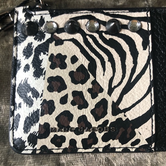 💫SOLD💫 MARC JACOBS Animal Print Zip Wallet - Picture 4 of 8